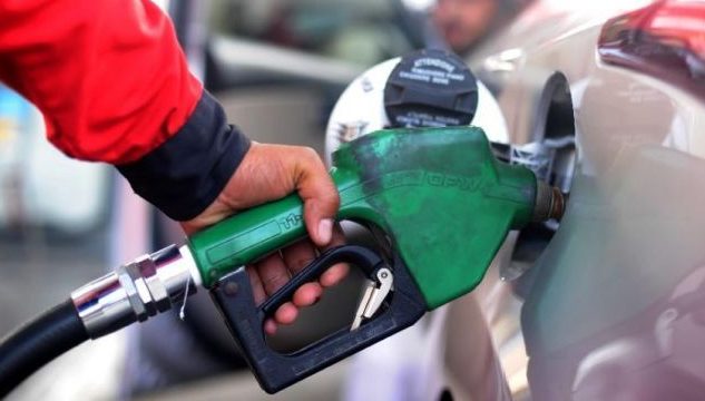 ملکی تاریخ میں پہلی بار پیٹرول 150 روپے فی لیٹر ہونے کا امکان