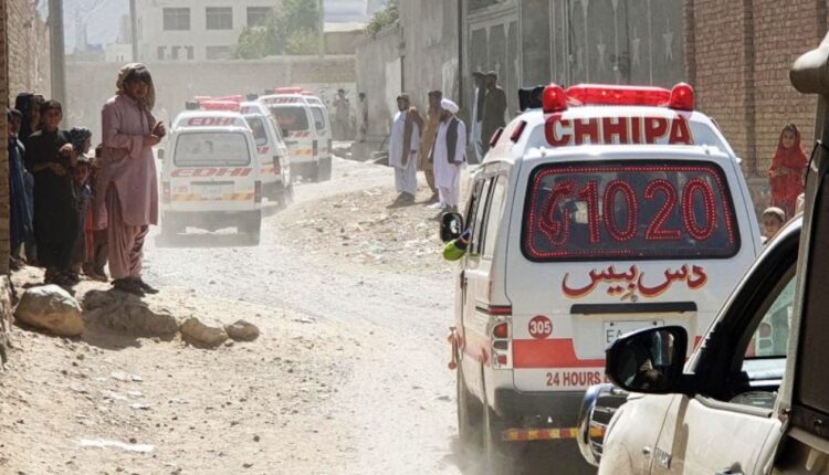 سریاب مل کے قریب مسلح افراد کی فائرنگ سے گاڑی میں سوار باپ بیٹے سمیت 4 افراد جاں بحق