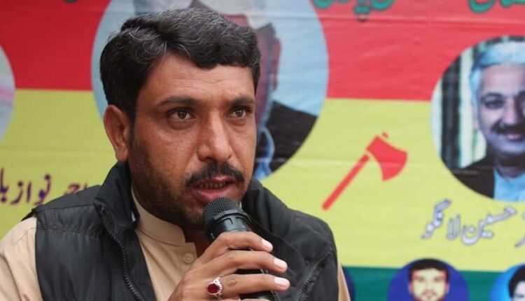 پروجیکٹ کے آفیسران بلاوجہ ملازمین کو تنگ کرکے انہیں ذہنی دباو کا شکار بنا رہے ہیں، اسد سفیر شاہوانی