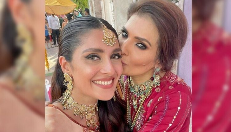 میرے پاس تم ہو، عائزہ کے لئے ریشم نے گانا گنگنایا