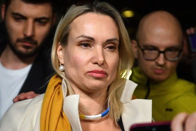 صدر پوٹن کو قاتل اور روسی فوجیوں کو فاشسٹ کہنے پر خاتون صحافی گرفتار