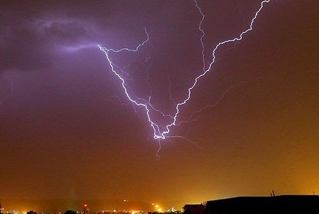 بھارت میں آسمانی بجلی گرنے سے 20 افراد ہلاک