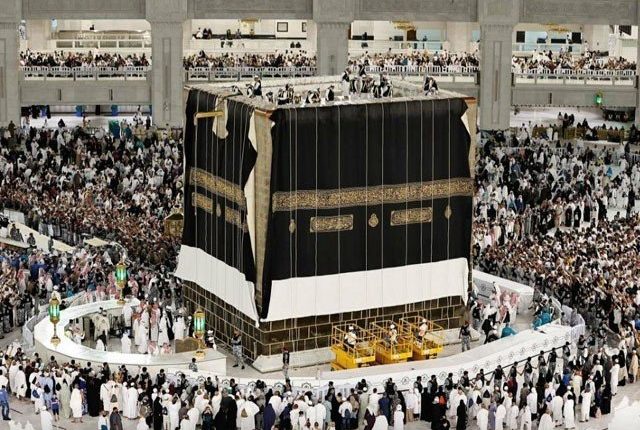 تاریخ میں پہلی بار یکم محرم کوغلاف کعبہ تبدیل کردیا گیا