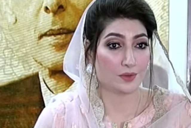 آفت زدہ بلوچستان کی ترجمان پر تیز میک اپ اور اسلام آباد میں پریس کانفرنس پر تنقید