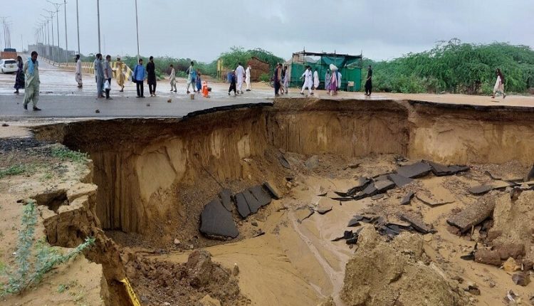 کراچی،بلوچستان میں بارش کے باعث حادثات، اموات 100 سے تجاوز کرگئی