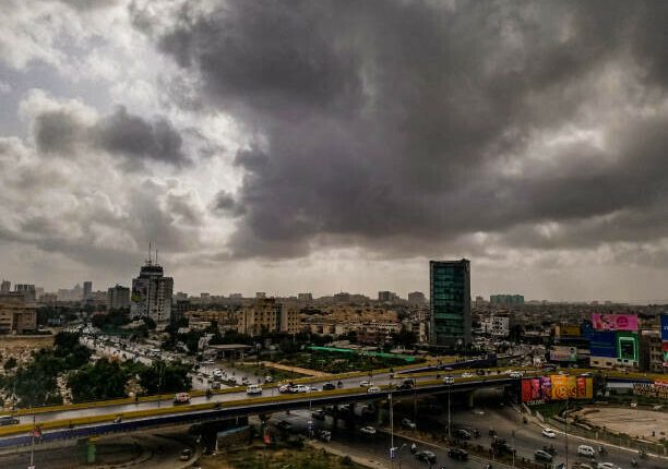 بارشوں کا سبب بننے والا کم دباؤ عمان کی جانب بڑھنے لگا