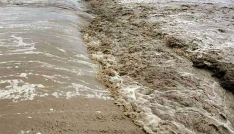 چیئرمین نیشنل ڈیزاسٹر مینجمنٹ اتھارٹی کی جانب سے ٹانک میں سیلاب متاثرین میں امدادی چیک اور سامان تقسیم کردیا گیا