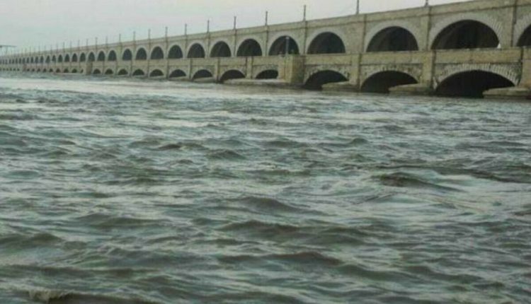 سکھر اورگڈو بیراج پر نچلے درجے کا سیلاب برقرار