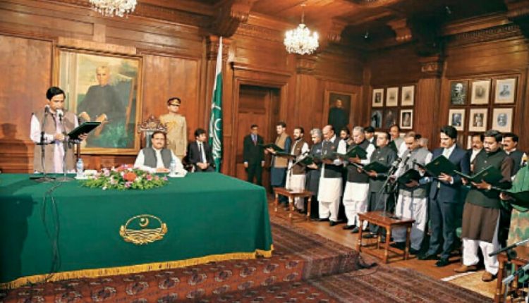 پنجاب کی نئی کابینہ؛ بزدار دور کے 16 وزرا نظر انداز