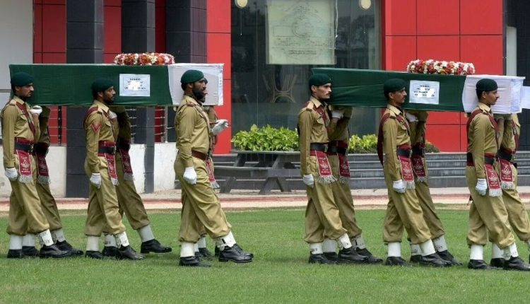 فوجی شہدا کی نماز جنازہ میں عدم شرکت کو متنازع بنایا جا رہا ہے،صدر مملکت