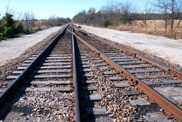 لنک بادینی روڈ ر ریلوے پھاٹک کے ساتھ ٹرین کی زد میں آکر موٹر سائیکل سوار جاں بحق