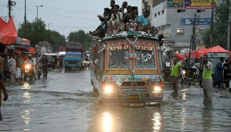 خبردار! بارش برسانے والا ایک اور سسٹم سندھ میں داخل ہونے والا ہے