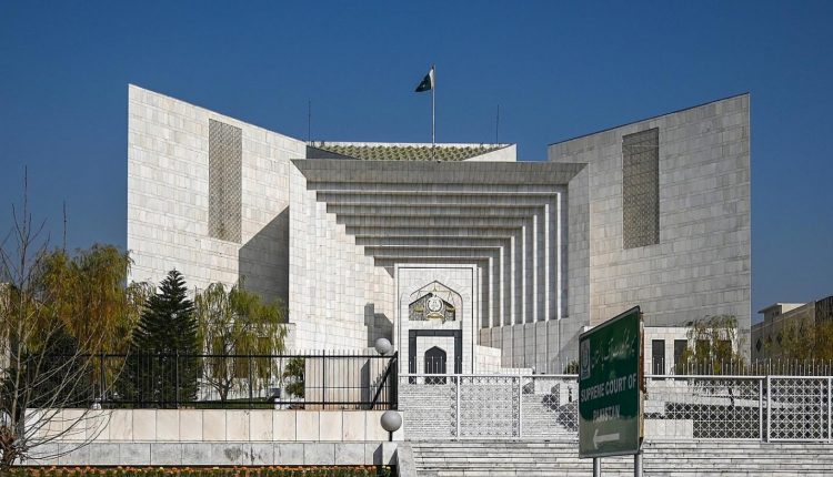 عمران خان نے نیب قانون میں ترامیم کیخلاف سپریم کورٹ سے رجوع کرلیا