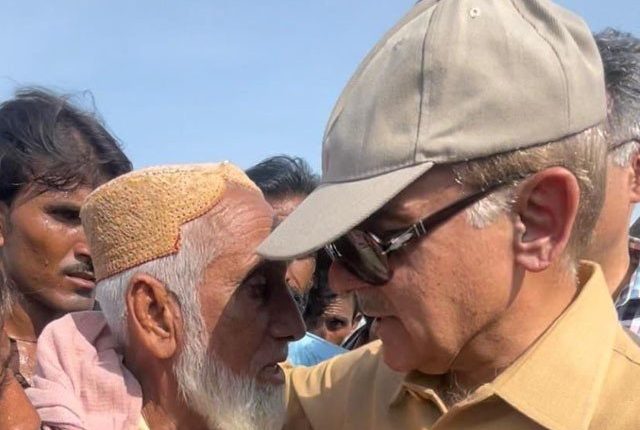 وزیراعظم کا بلوچستان کے سیلاب متاثرین کو فوری طور پر معاوضہ دینے کا حکم