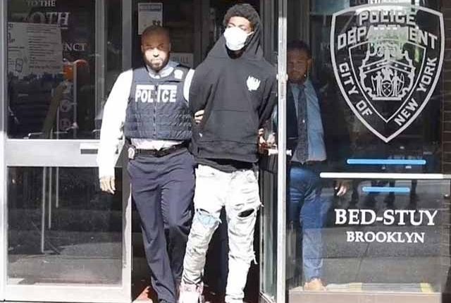 ٹھنڈے چپس کیوں دیے؟ نوجوان نے ریسٹورنٹ ملازم کو گولی مار دی