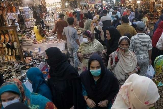 پنجاب میں دکانیں رات 9 بجے بند کرنے کی پابندی ختم