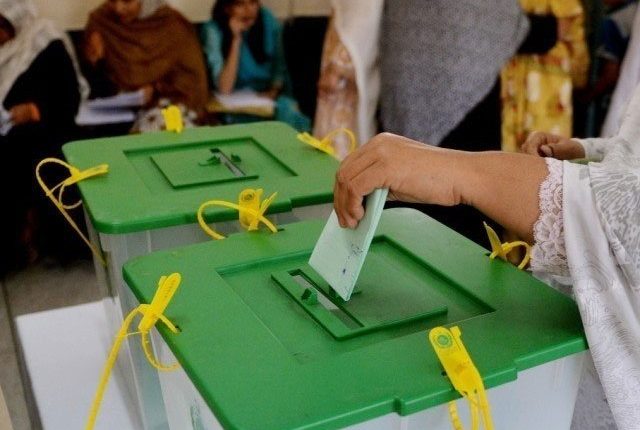 سندھ میں بلدیاتی انتخابات میں تاخیر کیخلاف درخواستوں پر حکومت سے جواب طلب