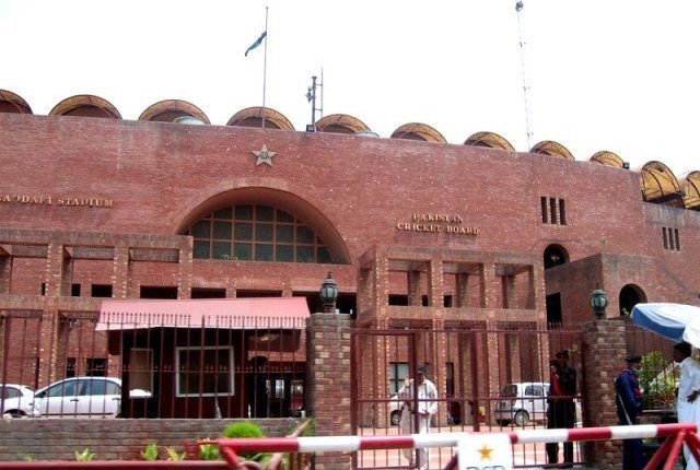 سینٹرل کنٹریکٹ؛ بھاری جرمانوں اور پابندی کی تلوار پلیئرز پر لٹکنے لگی