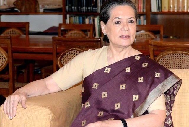 بھارتی اپوزیشن لیڈر سونیا گاندھی ایک بار پھر کورونا میں مبتلا