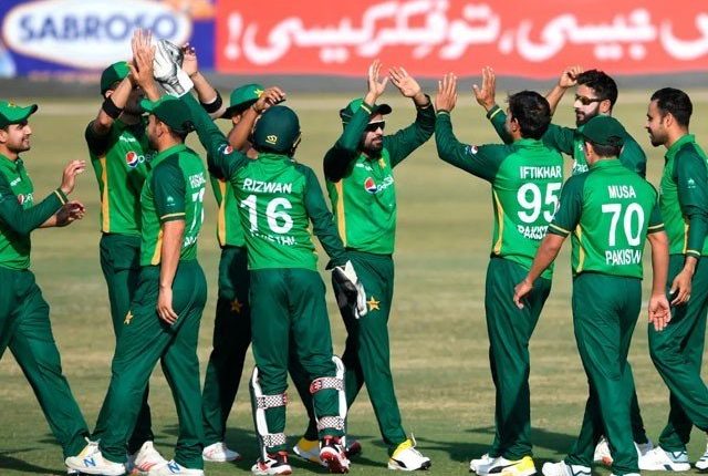 گرین شرٹس سرد موسم میں ماحول گرمانے کیلیے تیار