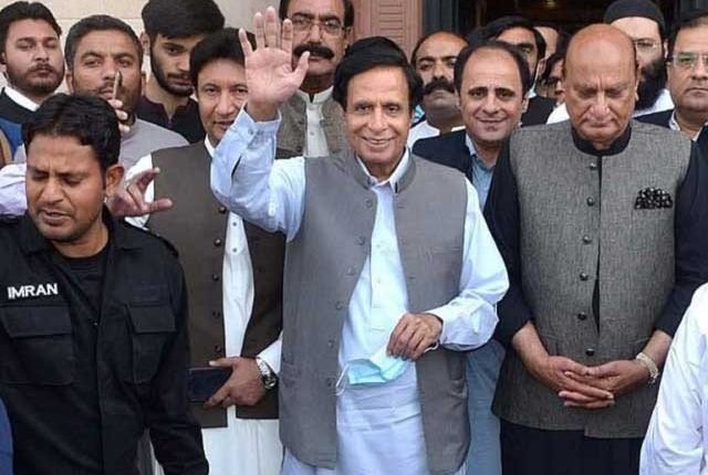 پنجاب کابینہ میں شامل وزراء کے محکمے تبدیل