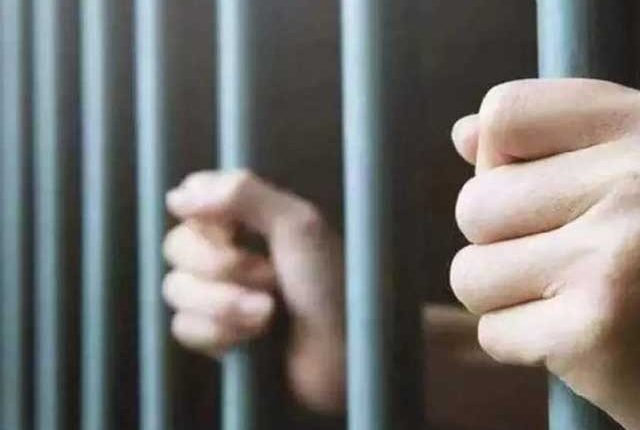 بلقیس بانو کیس: بھارتی سپریم کورٹ نے قتل اور گینگ ریپ میں ملوث 11 ملزمان کو بری کردیا