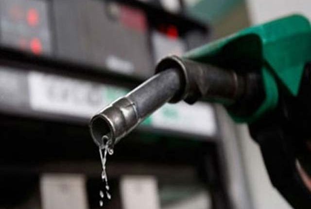 یکم ستمبر سے پیٹرول پر10 اور ڈیزل پر 5 روپے لیوی بڑھانے کا امکان