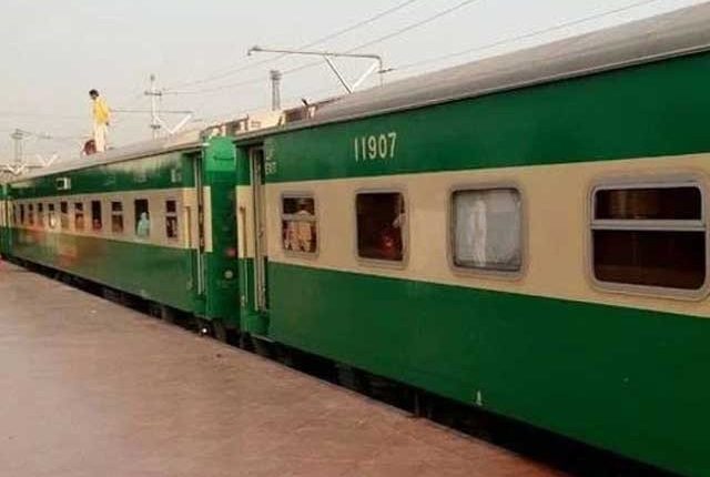 تیزگام میں مجرے پر ٹرین انتظامیہ کو شوکاز نوٹس