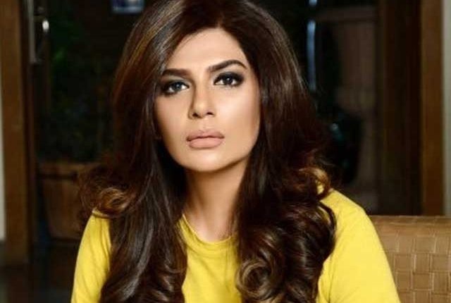 اداکارہ عفت عمر چیئرمین پی ٹی آئی عمران خان پر برس پڑیں