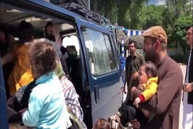 کالام، کمراٹ اور ملحقہ علاقوں میں پھنسے سیاحوں کی ہیلی کاپٹر کے ذریعے منتقلی