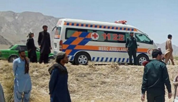خضدار میں ٹریفک حادثہ، 9 افراد جاں بحق
