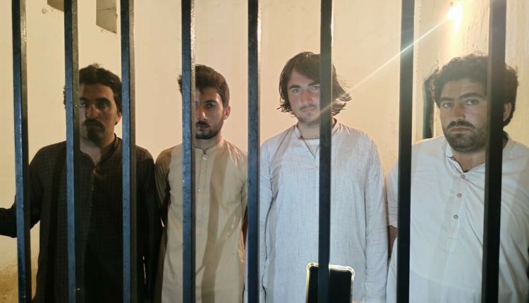 ڈیرہ اسماعیل خان:سیلاب متاثرین کا سامان لوٹنے والے ملزمان گرفتار