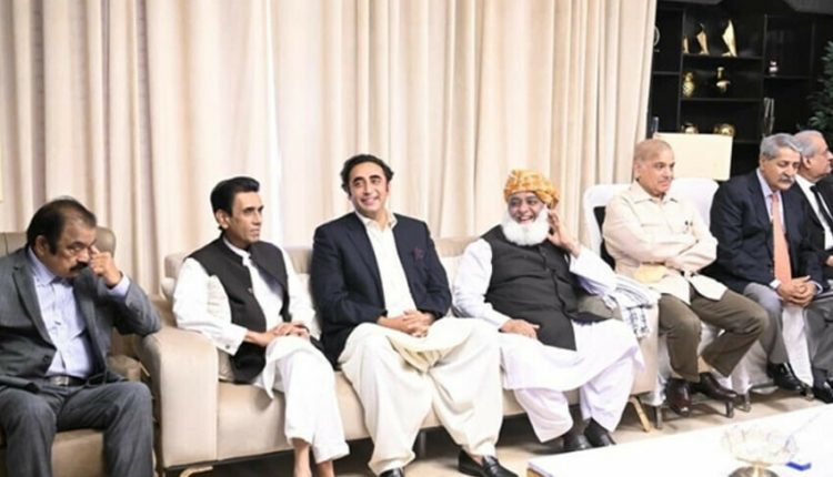 عمران خان کا مقصد فوج کے ‘رینک اینڈ فائل’ میں تصادم کی راہ ہموار کرنا ہے، حکومتی اتحاد