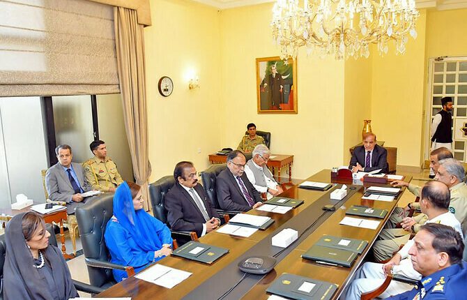 وزیراعظم نے سیلاب زدگان کو فوری اشیائے ضروریہ مہیا کرنیکی ہدایت کردی