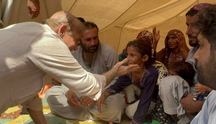 وزیر اعظم کا سیلاب متاثرین سے 2 ماہ کے بجلی کے بل نہ لینے کا اعلان