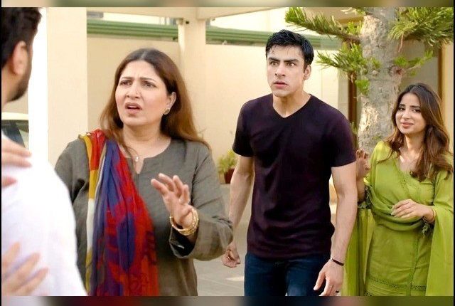 صبور علی کے کردار سے باہر ہوکر ہنسنے پر سوشل میڈیا صارفین کا مزاحیہ ردِعمل