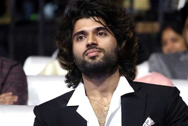 فلم ’لائیگر‘ کی ناکامی پر اداکار ڈیوراکُنڈا نے فلمسازوں کو 6 کروڑ دینے کا اعلان کردیا