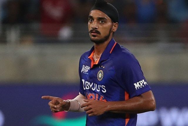 بھارت کی شکست پر ہندوانتہاپسندوں نے ارش دیپ سنگھ کو’خالصتانی‘ قراردیدیا