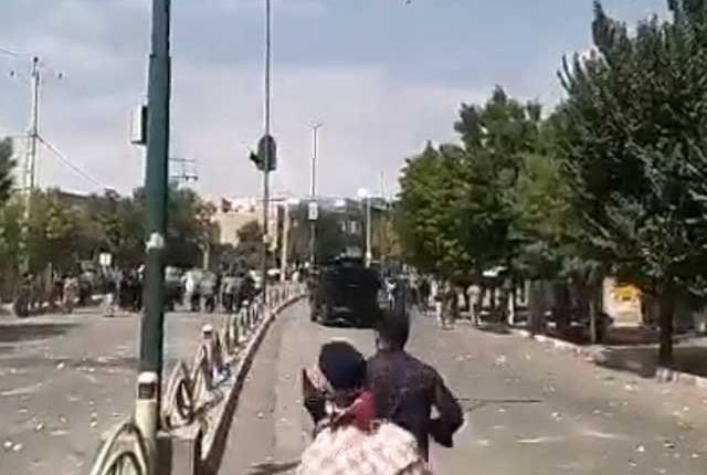 مھسا امینی کی موت؛ ایران میں مظاہرے پھوٹ پڑے، دو افراد ہلاک