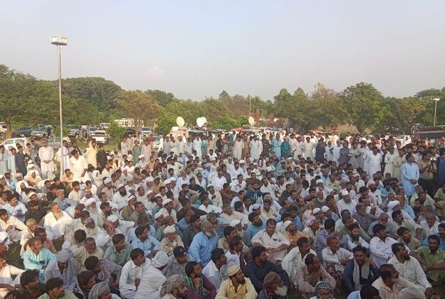 کسانوں کا مہنگی بجلی و کھاد کیخلاف اسلام آباد میں دھرنا، رانا ثنا سے مذاکرات