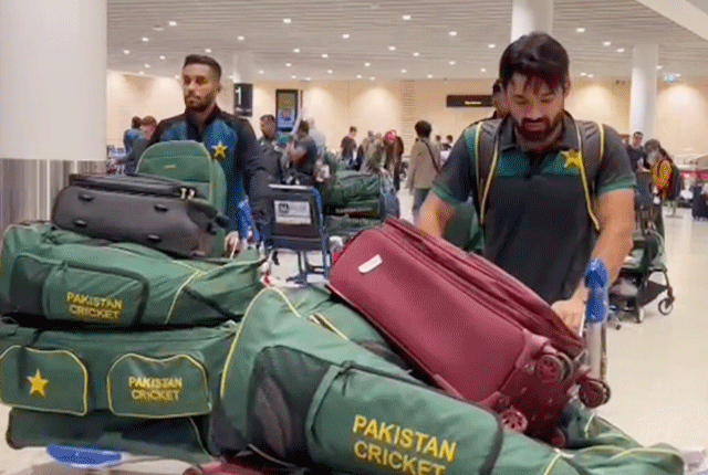 سہ فریقی سیریز؛ قومی ٹیم نیوزی لینڈ پہنچ گئی