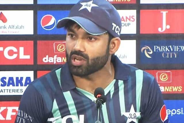 محمد رضوان نے آئی سی سی پلیئر آف دی منتھ کا ایوارڈ جیت لیا