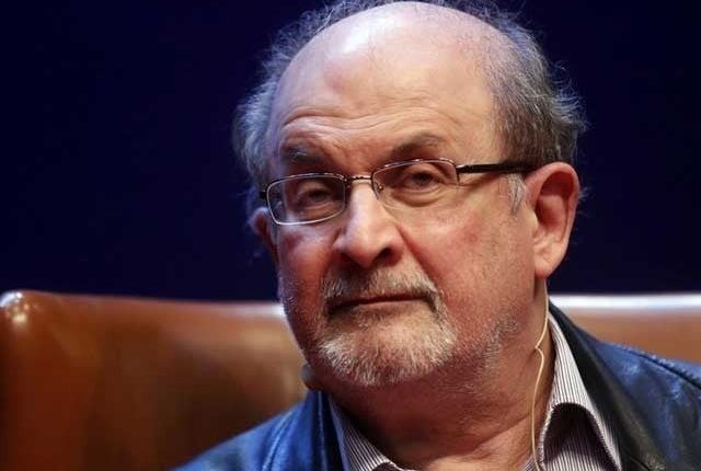 ملعون سلمان رشدی ایک آنکھ اور ایک ہاتھ سے محروم