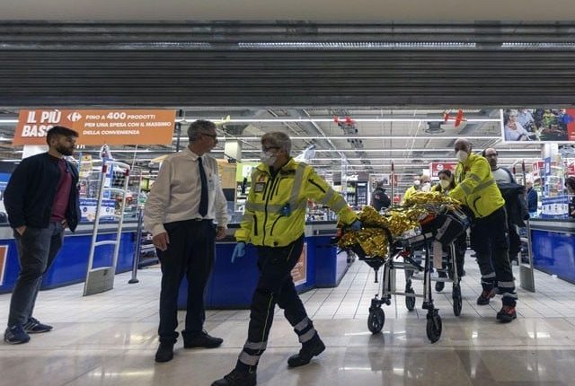 اٹلی:سپر اسٹور میں چاقو حملہ ، کیشیئر ہلاک اورفٹبال کھلاڑی سمیت 5 زخمی