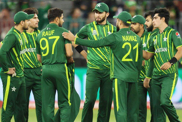 ایوریج لوگوں کو کھلائیں گے تو نتیجہ بھی ایوریج ہی ہوگا، شعیب اختر