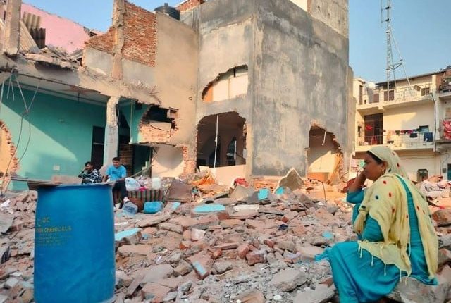 دہلی میں مسلمانوں کے 25 گھر مسمار کردیئے گئے