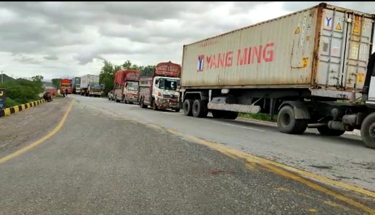 کوئٹہ کراچی شاہراہ 36 گھنٹے سے بلاک، مسافروں کو شدید مشکلات کا سامنا