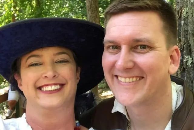 فوجی راز فروخت کرنے پر امریکی بحریہ کے اہلکار، اہلیہ کو سزا