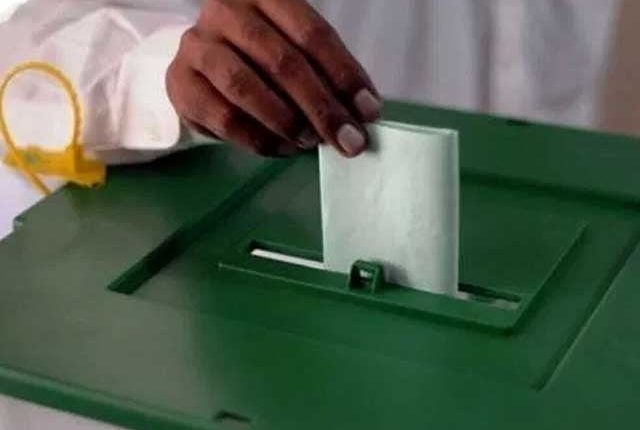 ایم کیو ایم نے سندھ میں بلدیاتی انتخابات ملتوی کرنے کیلیے درخواست دائر کردی