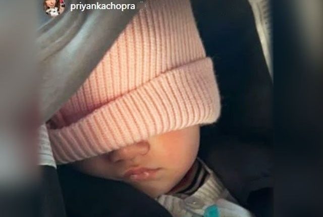 پریانکا چوپڑا نے بیٹی کی جھلک دکھا دی، تصویر وائرل
